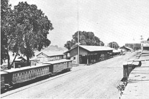 Sacramento Valley RR Cars a Sacramento Depot